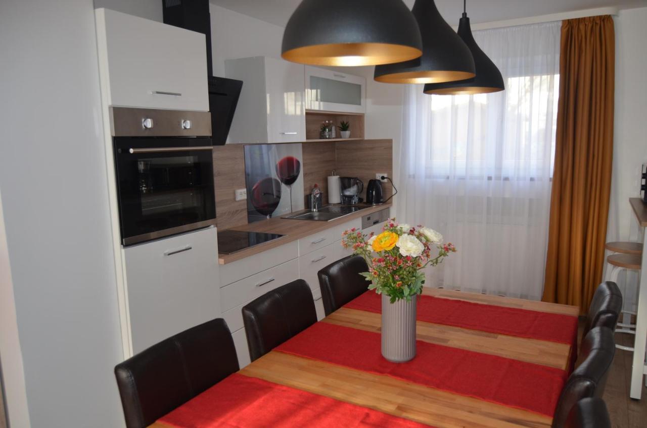 Villa Cozy House With Garden Kaufbeuren Exterior foto